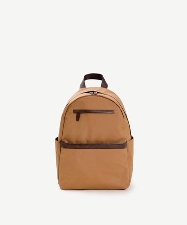  YARGICI Su Geçirmez Kumaş Detaylı Sırt Çantası