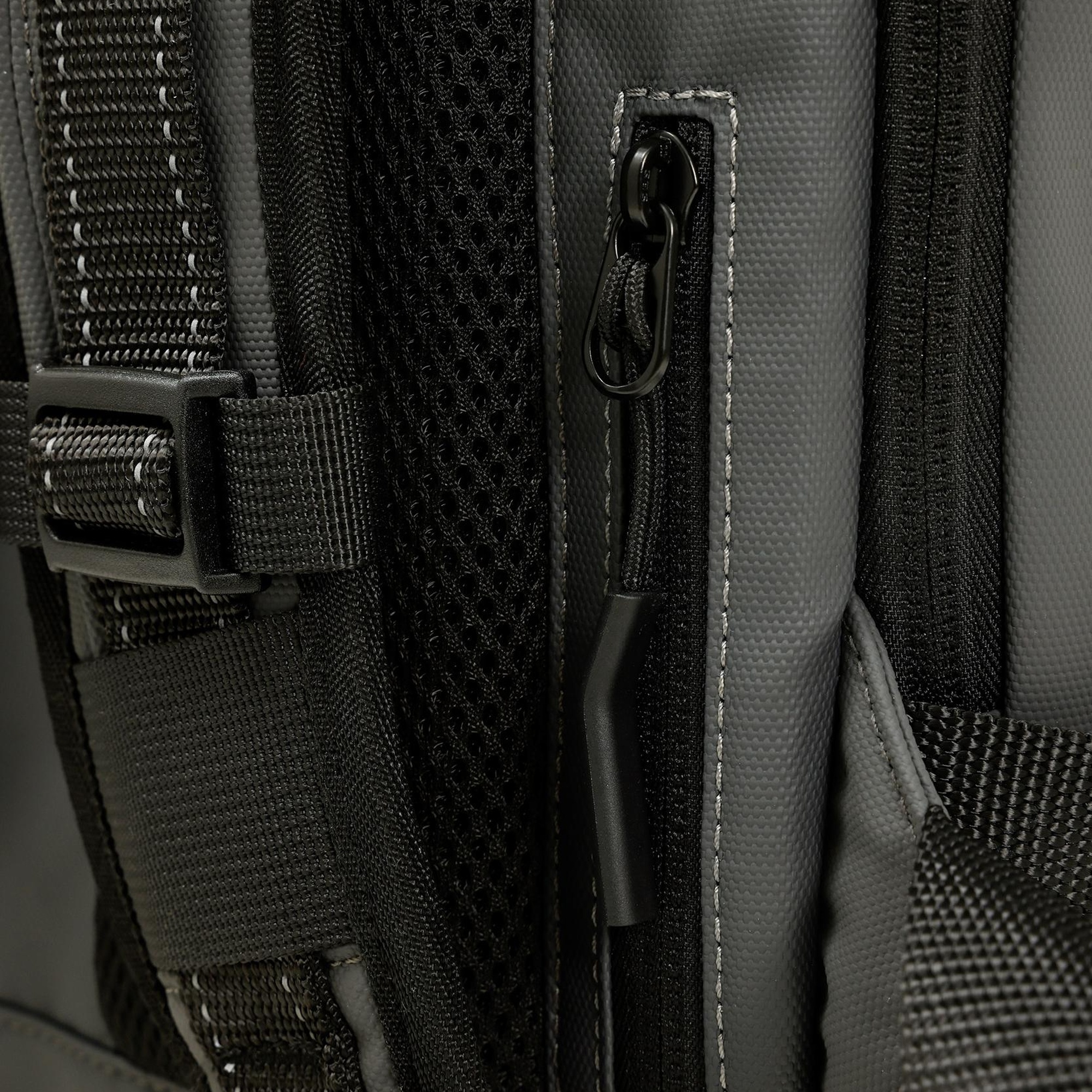 YARGICI Vakumlu Fonksiyonel Seyahat Çantası