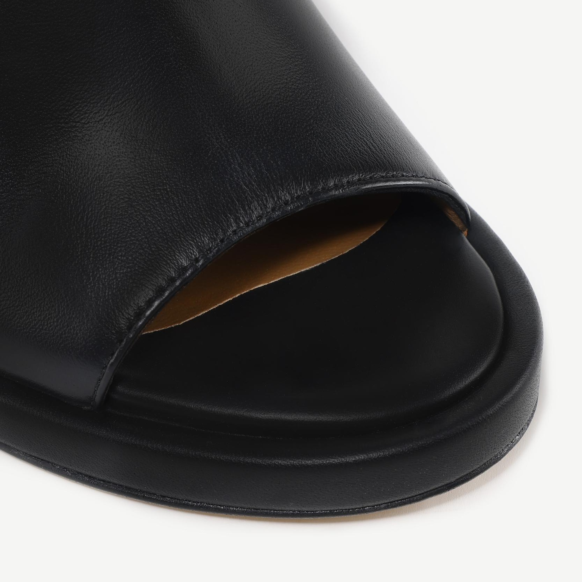 YARGICI Topuk Detaylı Deri Terlik