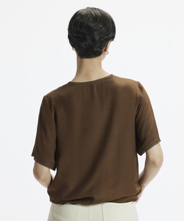  YARGICI Kısa Kol V Yaka Biye Detaylı Gömlek