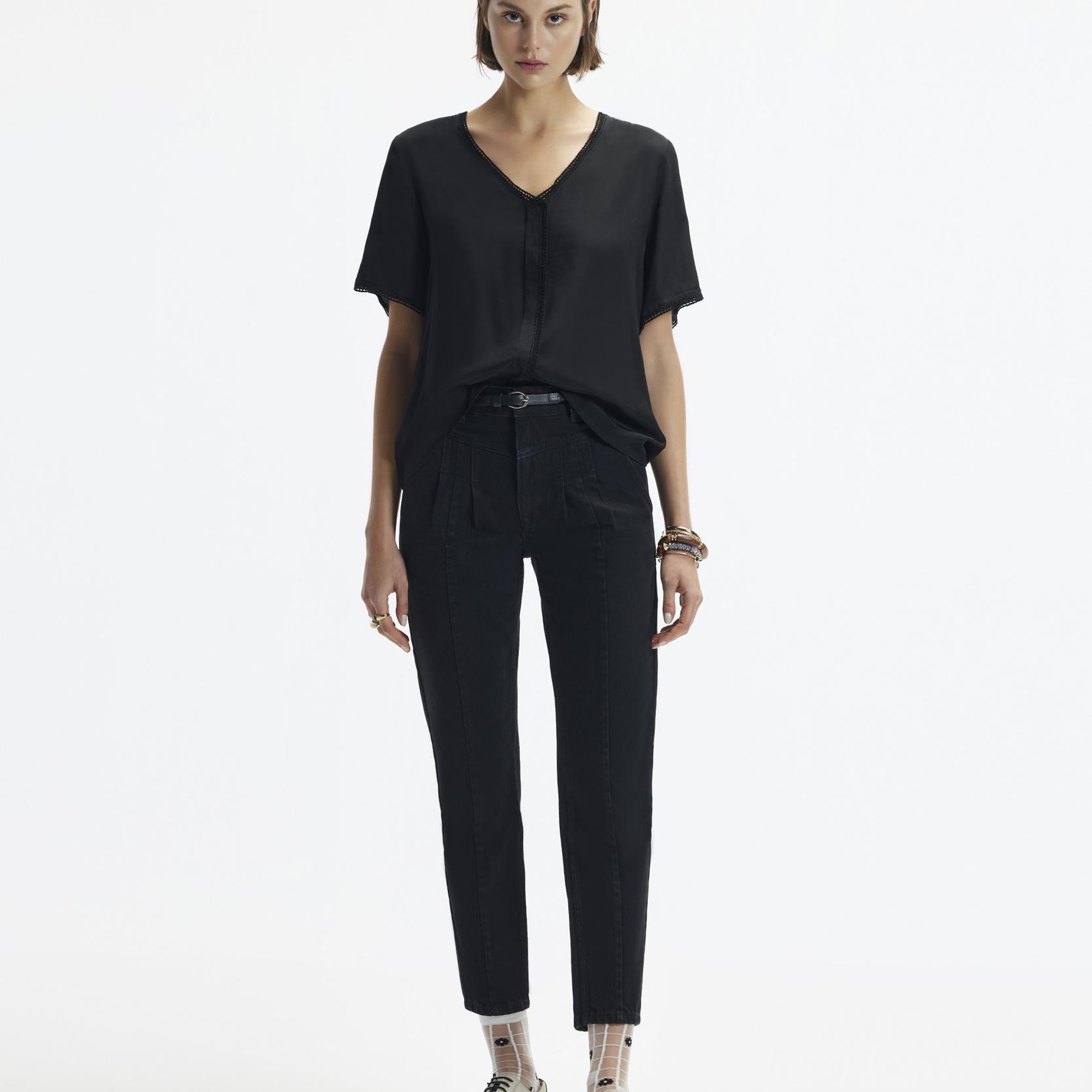 YARGICI Kısa Kol V Yaka Biye Detaylı Gömlek