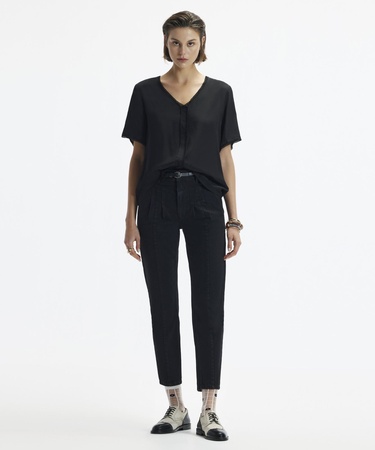  YARGICI Kısa Kol V Yaka Biye Detaylı Gömlek