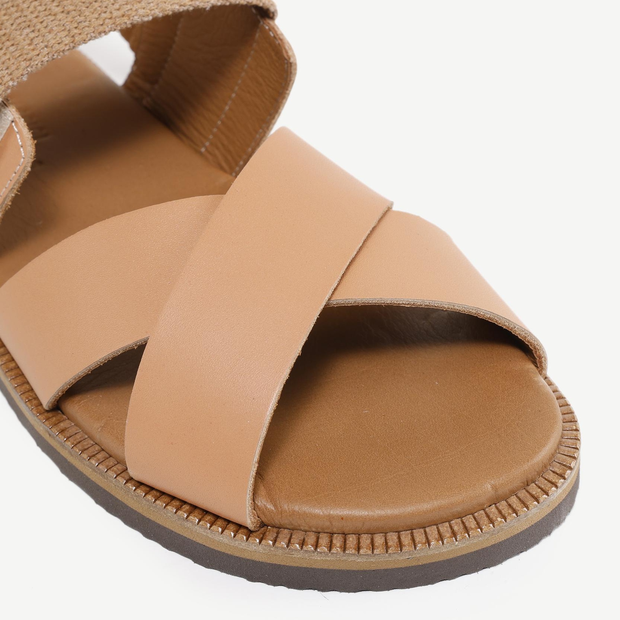 YARGICI Çapraz Deri Sandalet