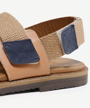  YARGICI Çapraz Deri Sandalet