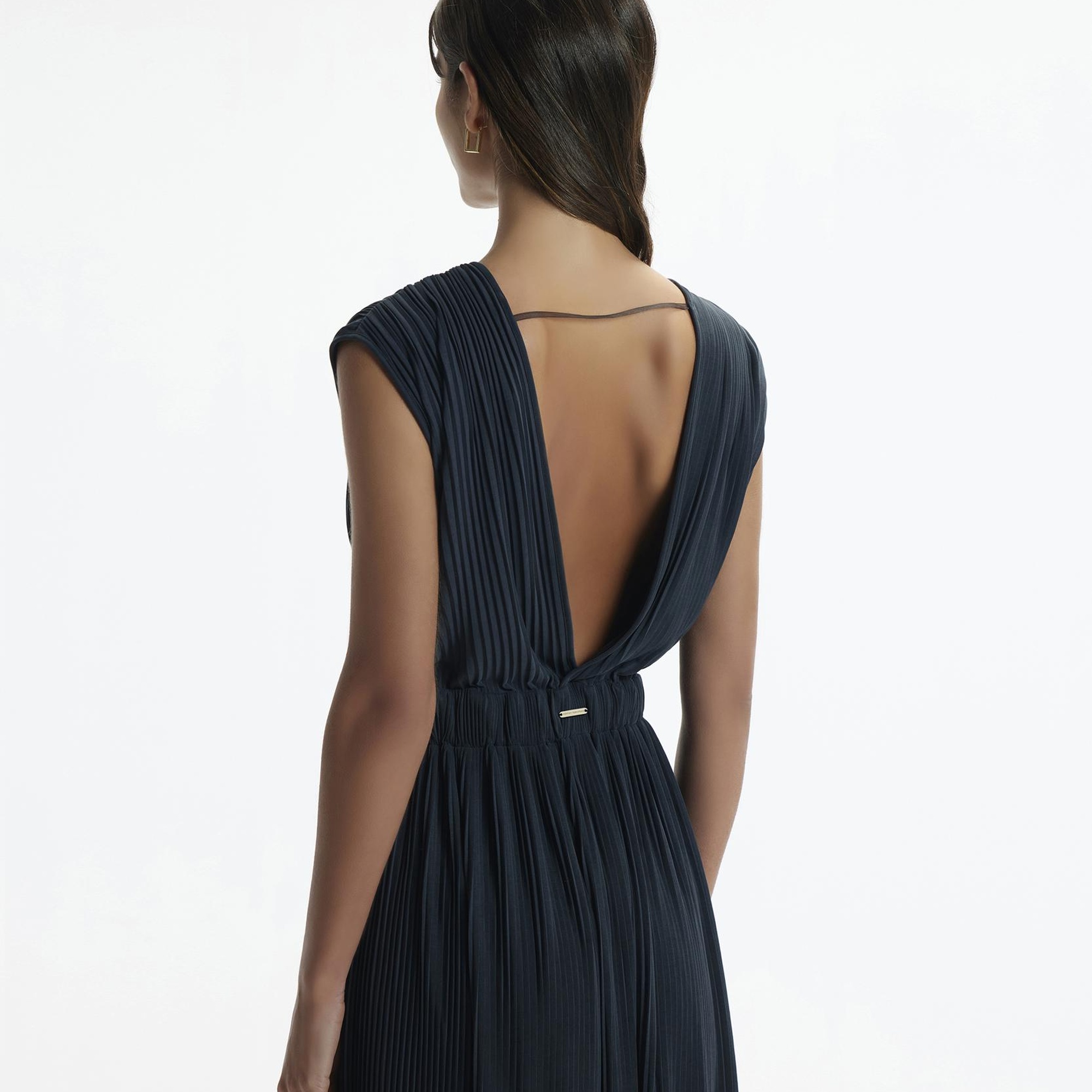 YARGICI V Yaka Kolsuz Pliseli Uzun Elbise