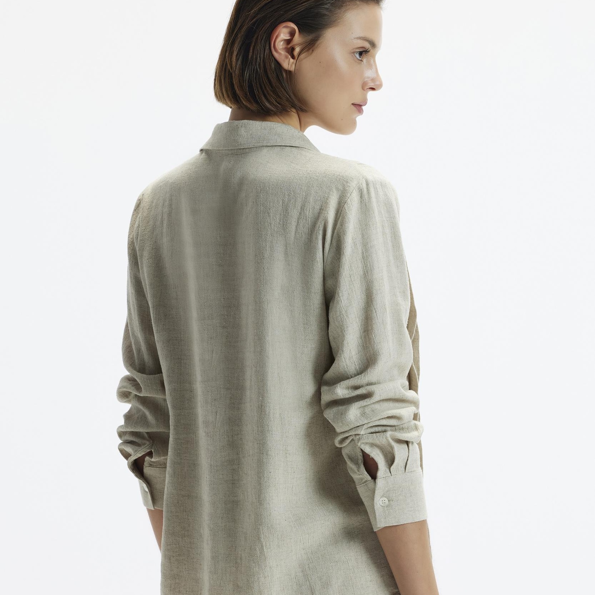 Geniş Yaka Uzun Kollu Gömlek