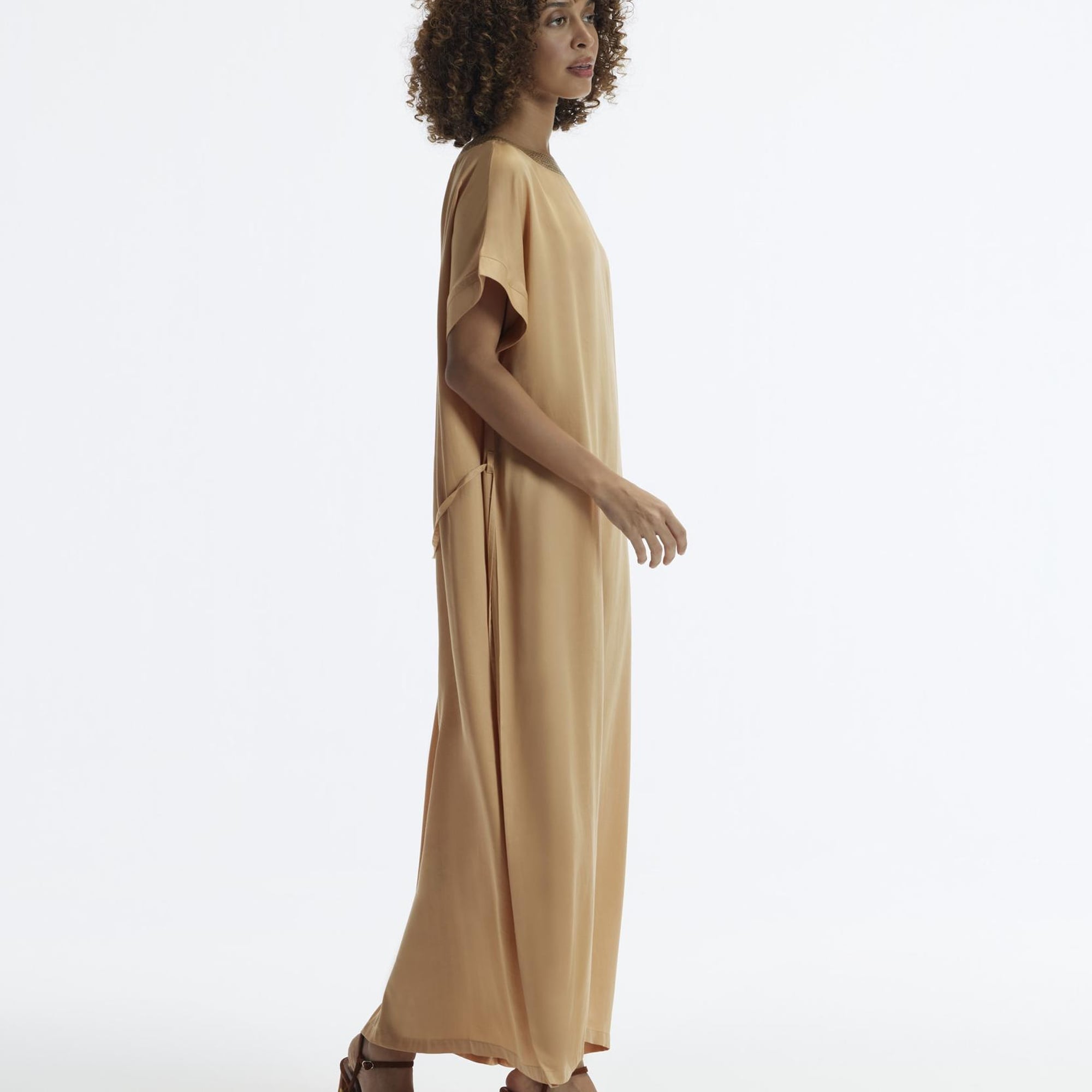 YARGICI Kısa Kollu Yakası Pullu  Düz Kesim Uzun Elbise