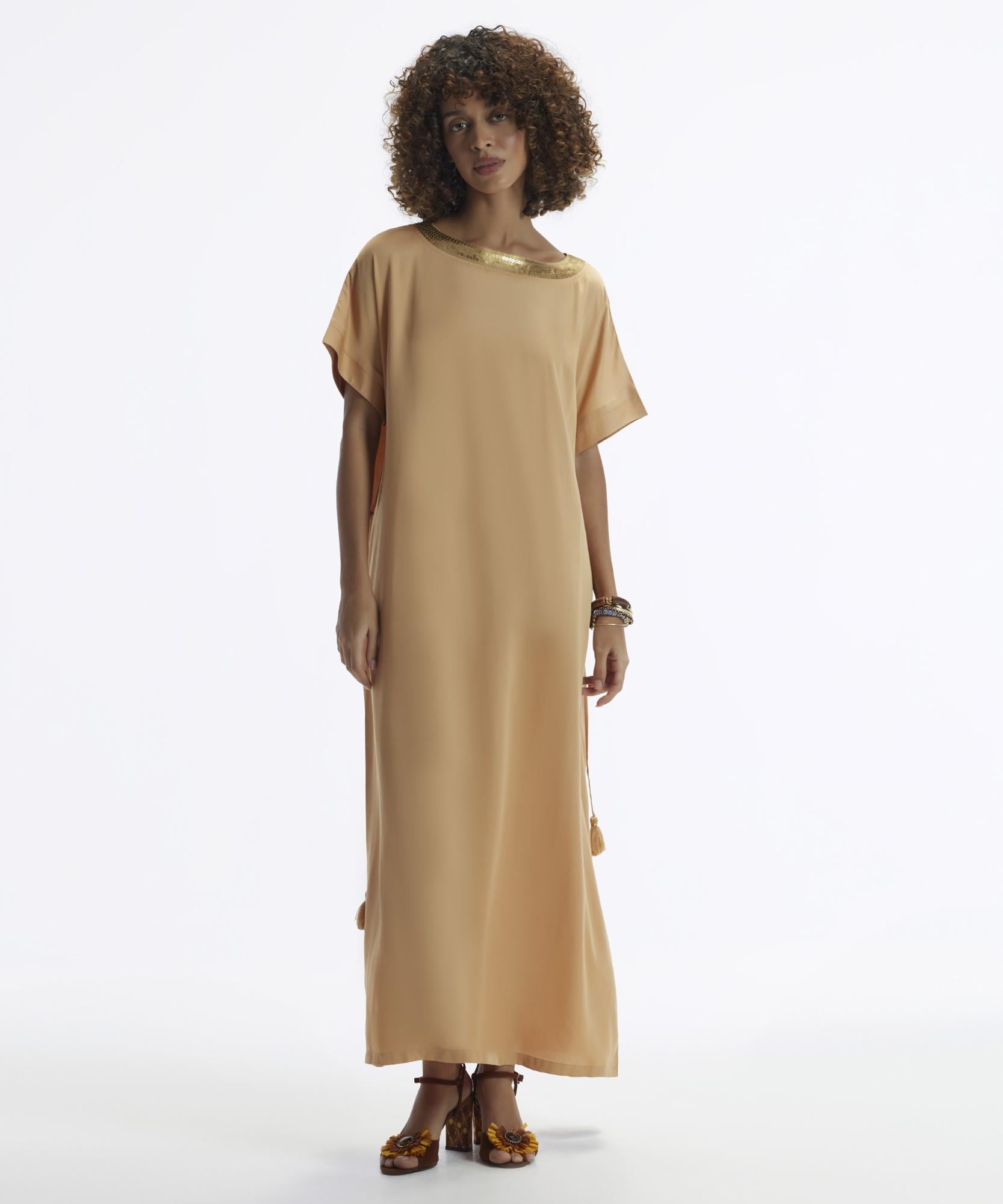  YARGICI Kısa Kollu Yakası Pullu  Düz Kesim Uzun Elbise