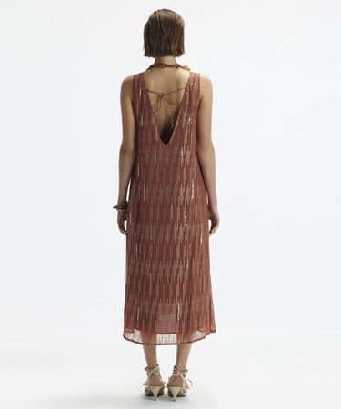  YARGICI Kolsuz Sırt Bağlama Detaylı Midi Elbise