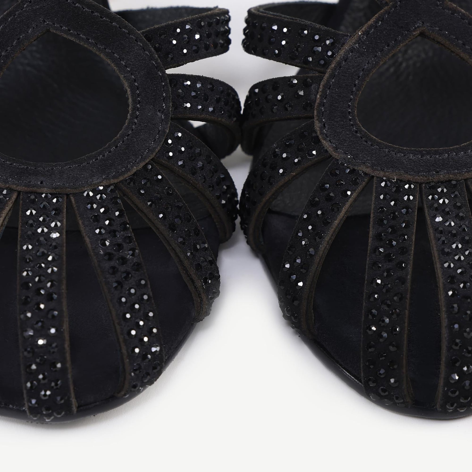 YARGICI Aksesuar Detaylı Deri Topuklu Ayakkabı