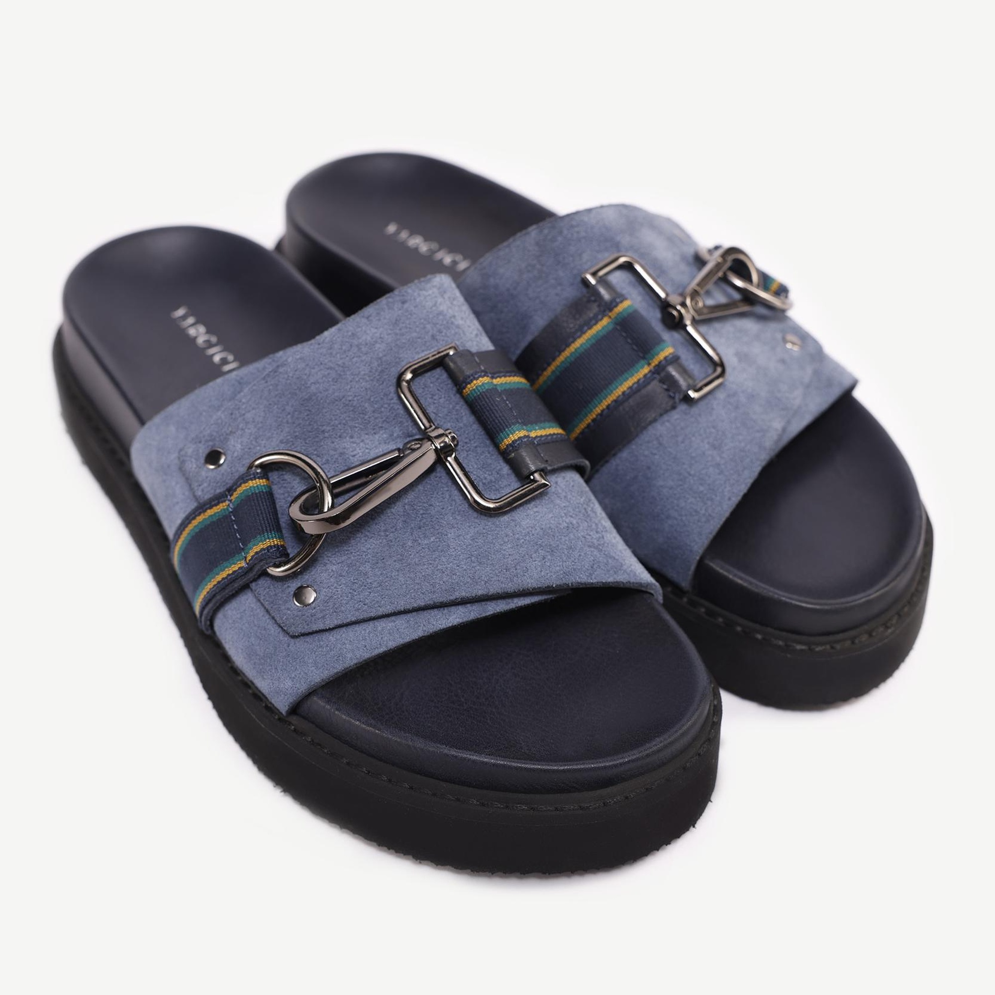 YARGICI Aksesuar Detaylı Yumuşak Deri Terlik