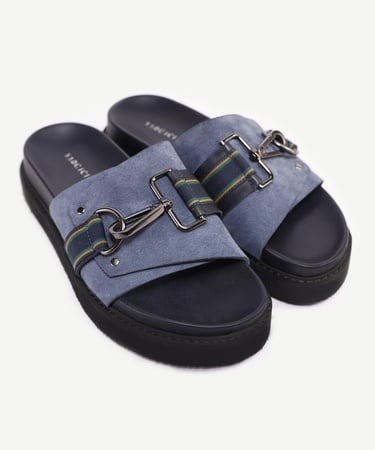  YARGICI Aksesuar Detaylı Yumuşak Deri Terlik