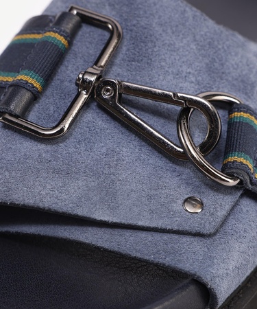  YARGICI Aksesuar Detaylı Yumuşak Deri Terlik