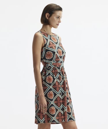  YARGICI Kolsuz Bisiklet Yaka Sırt Dekolteli Kısa Elbise