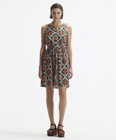  YARGICI Kolsuz Bisiklet Yaka Sırt Dekolteli Kısa Elbise