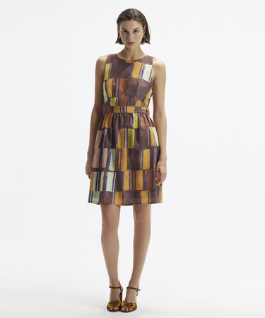  YARGICI Kolsuz Bisiklet Yaka Sırtı Pencere Detaylı Beli Kemerli Elbise