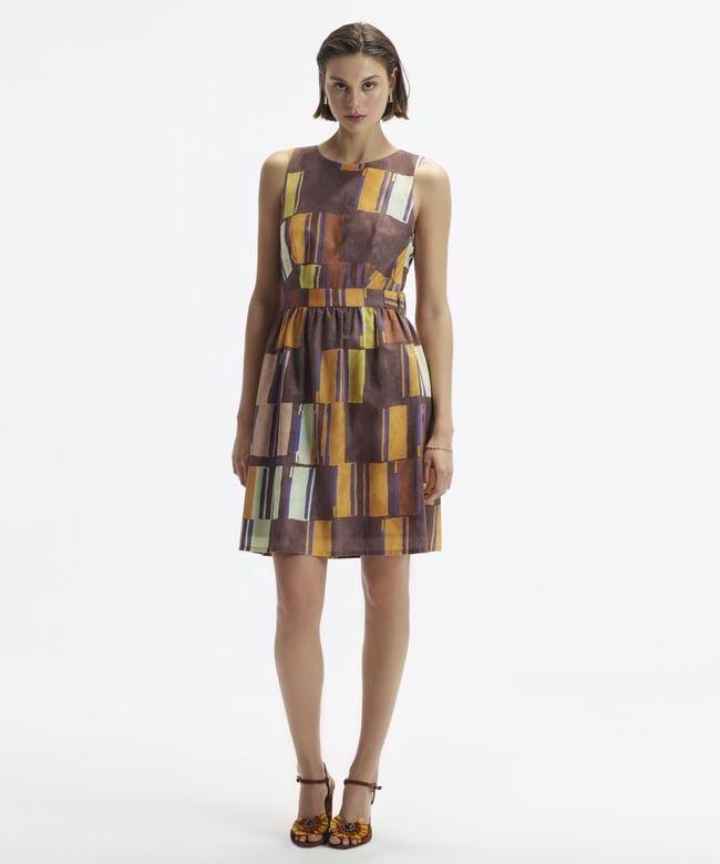  YARGICI Kolsuz Bisiklet Yaka Sırtı Pencere Detaylı Beli Kemerli Elbise