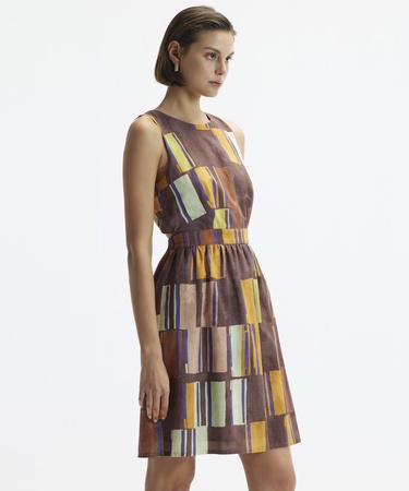  YARGICI Kolsuz Bisiklet Yaka Sırtı Pencere Detaylı Beli Kemerli Elbise