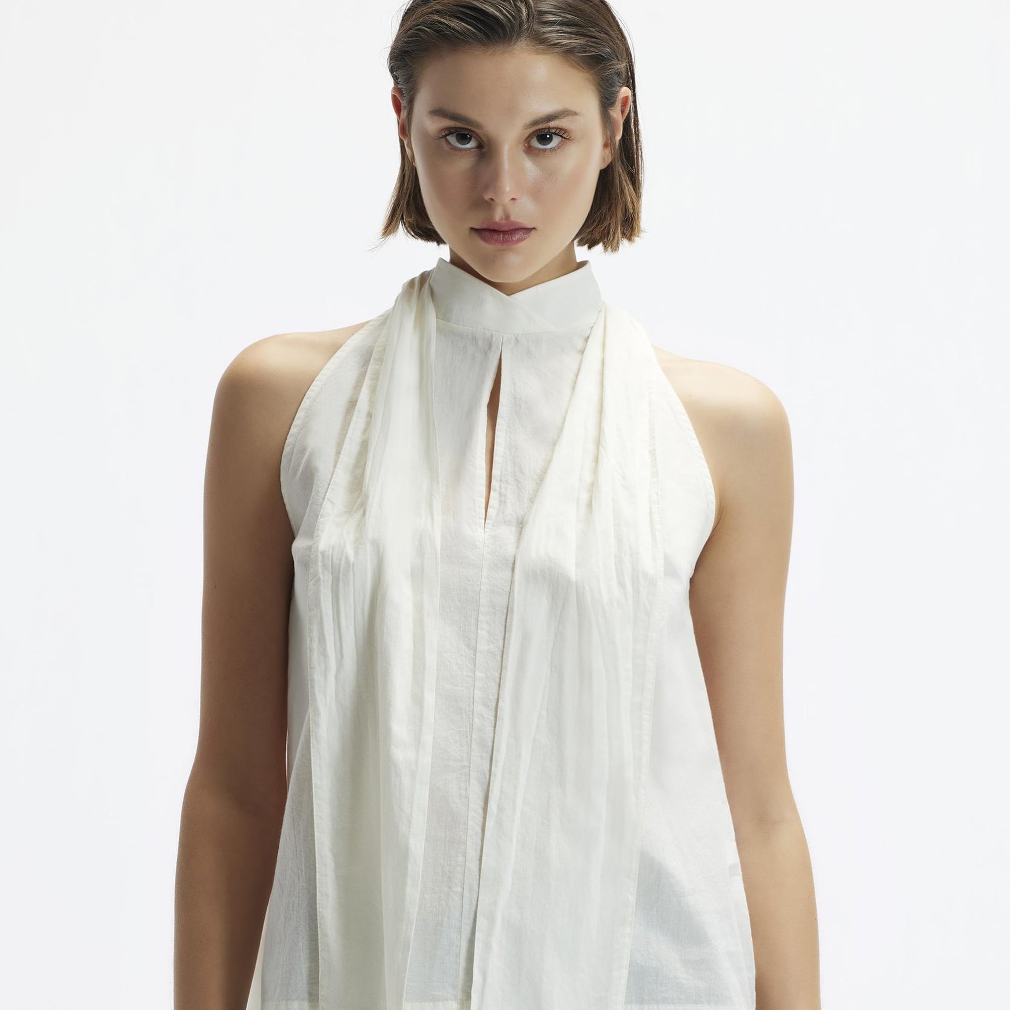 YARGICI Kolsuz Dik Yaka Bağlamalı Bluz