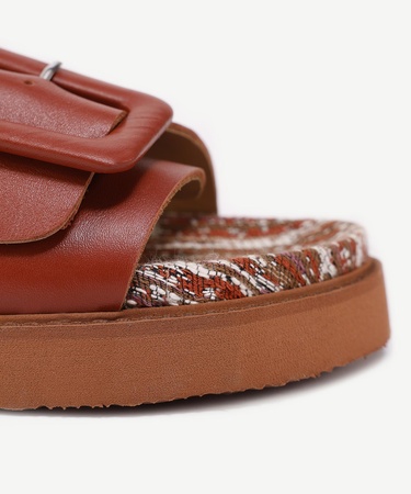  YARGICI Deri Toka Detaylı Kumaş Terlik