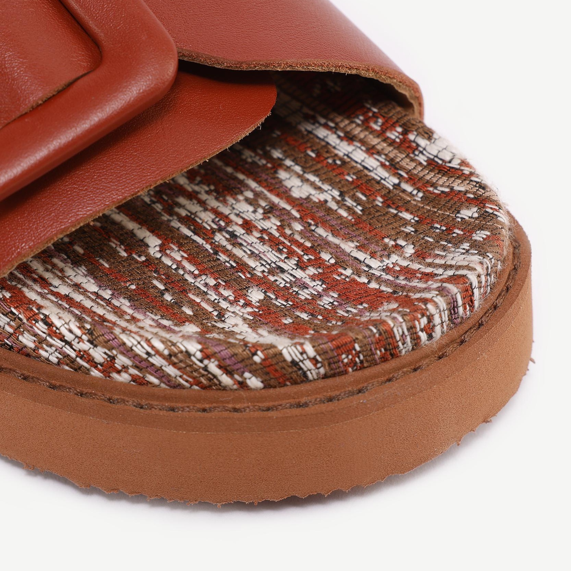 YARGICI Deri Toka Detaylı Kumaş Terlik