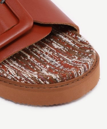  YARGICI Deri Toka Detaylı Kumaş Terlik