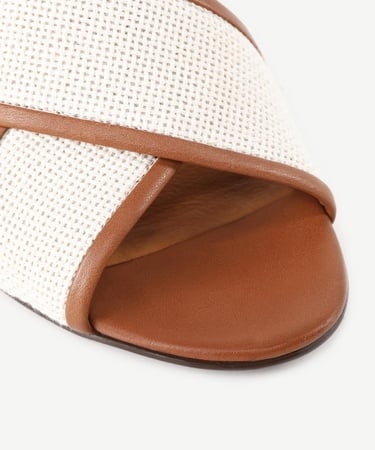  YARGICI Hasır Detaylı Deri Topuklu Sandalet