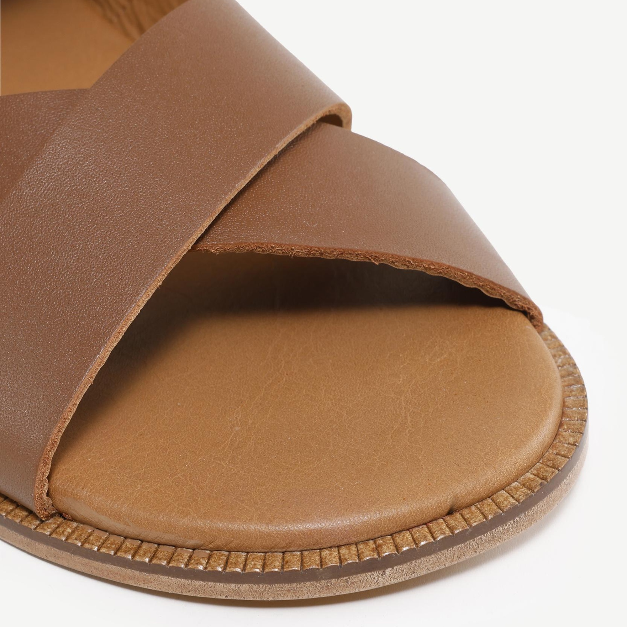 YARGICI Çapraz Deri Sandalet