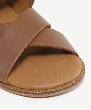  YARGICI Çapraz Deri Sandalet