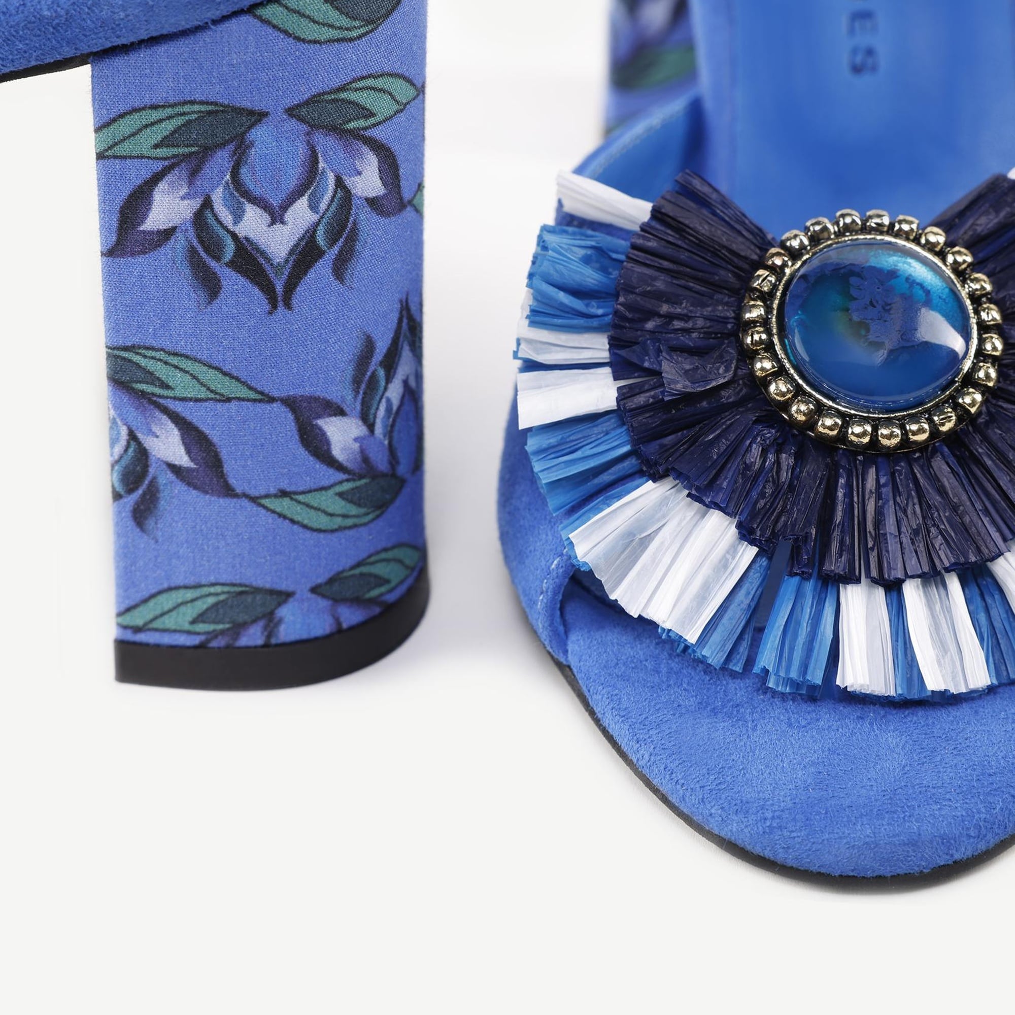 YARGICI Rafya Aksesuar Detaylı Topuklu Sandalet