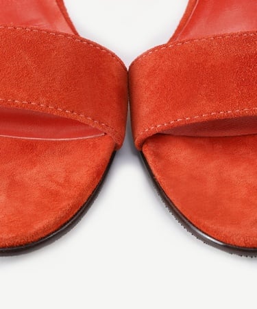  YARGICI Fiyonk Detaylı Deri Topuklu Ayakkabı