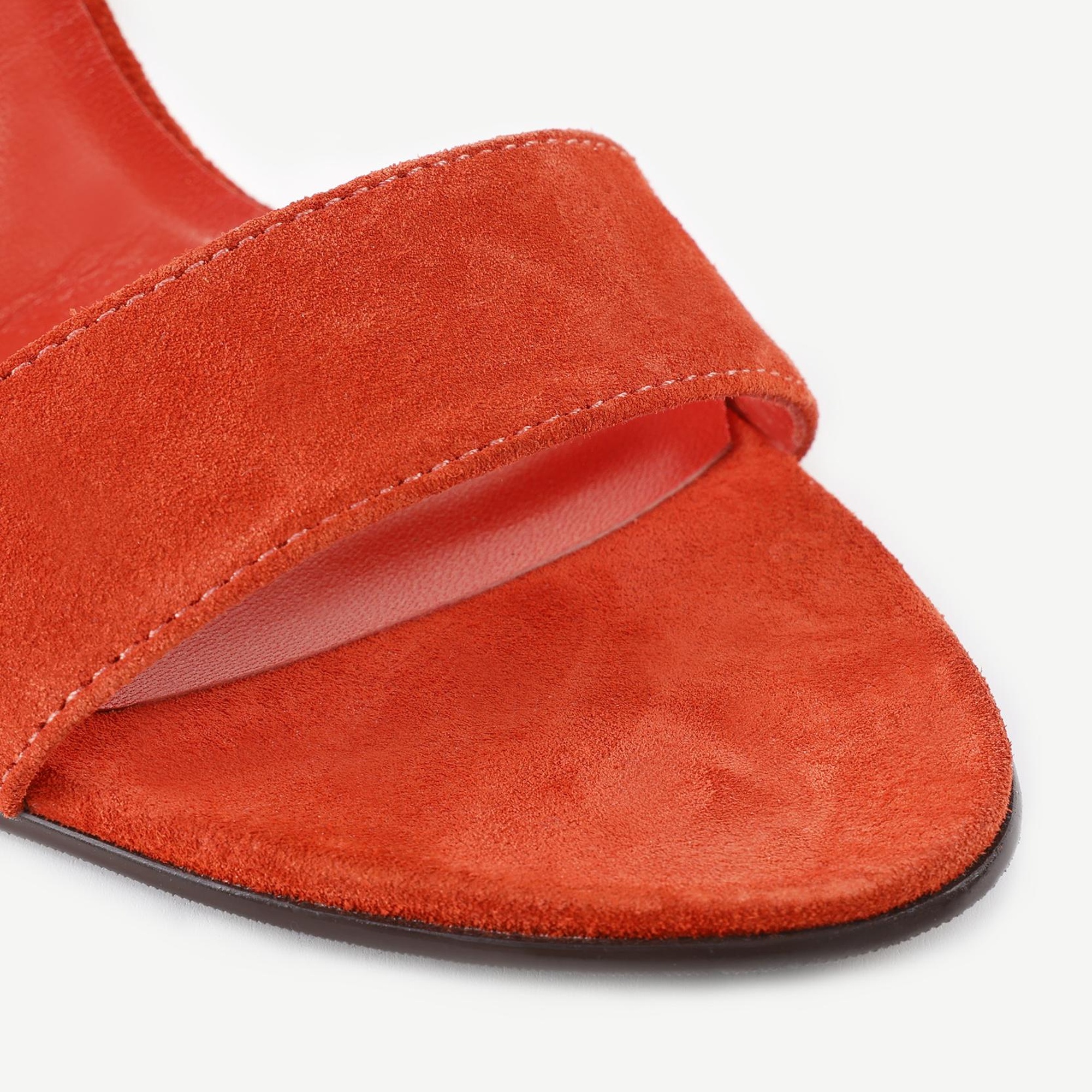 YARGICI Fiyonk Detaylı Deri Topuklu Ayakkabı