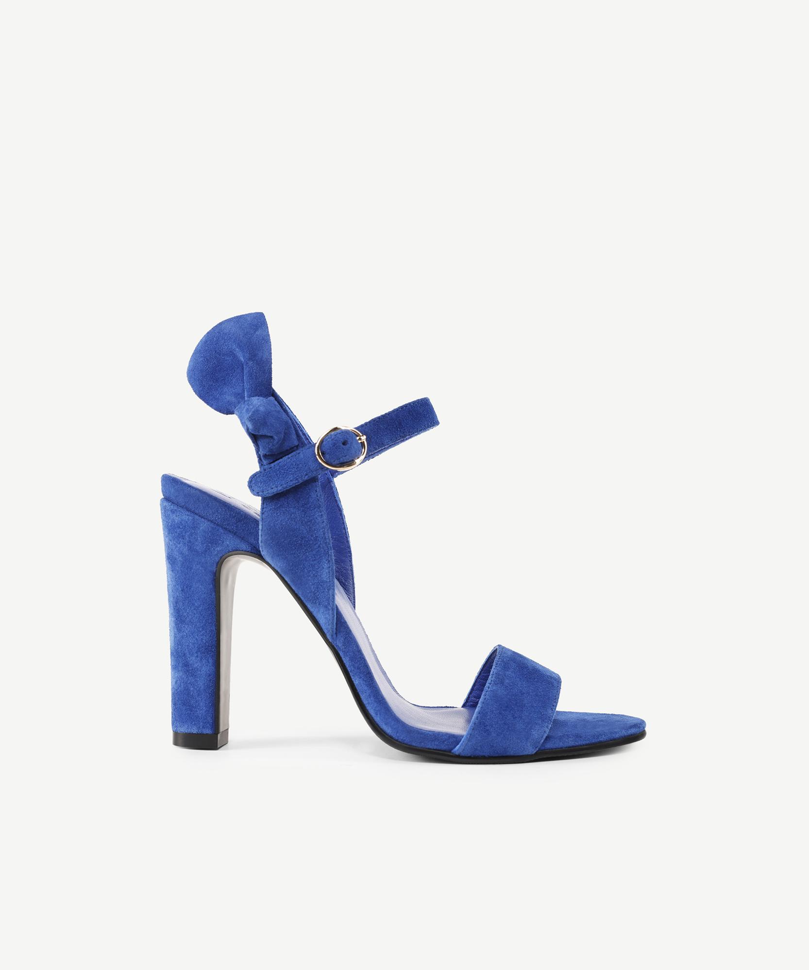  YARGICI Fiyonk Detaylı Deri Topuklu Ayakkabı