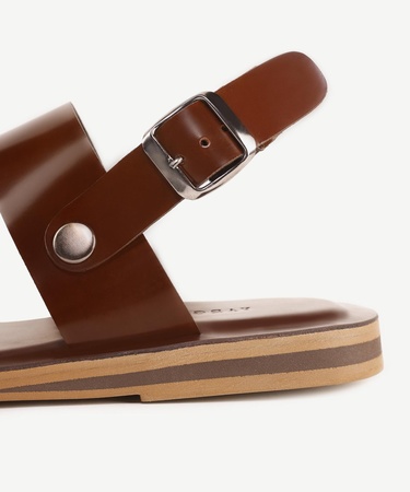  YARGICI Tek Bantlı Deri Sandalet