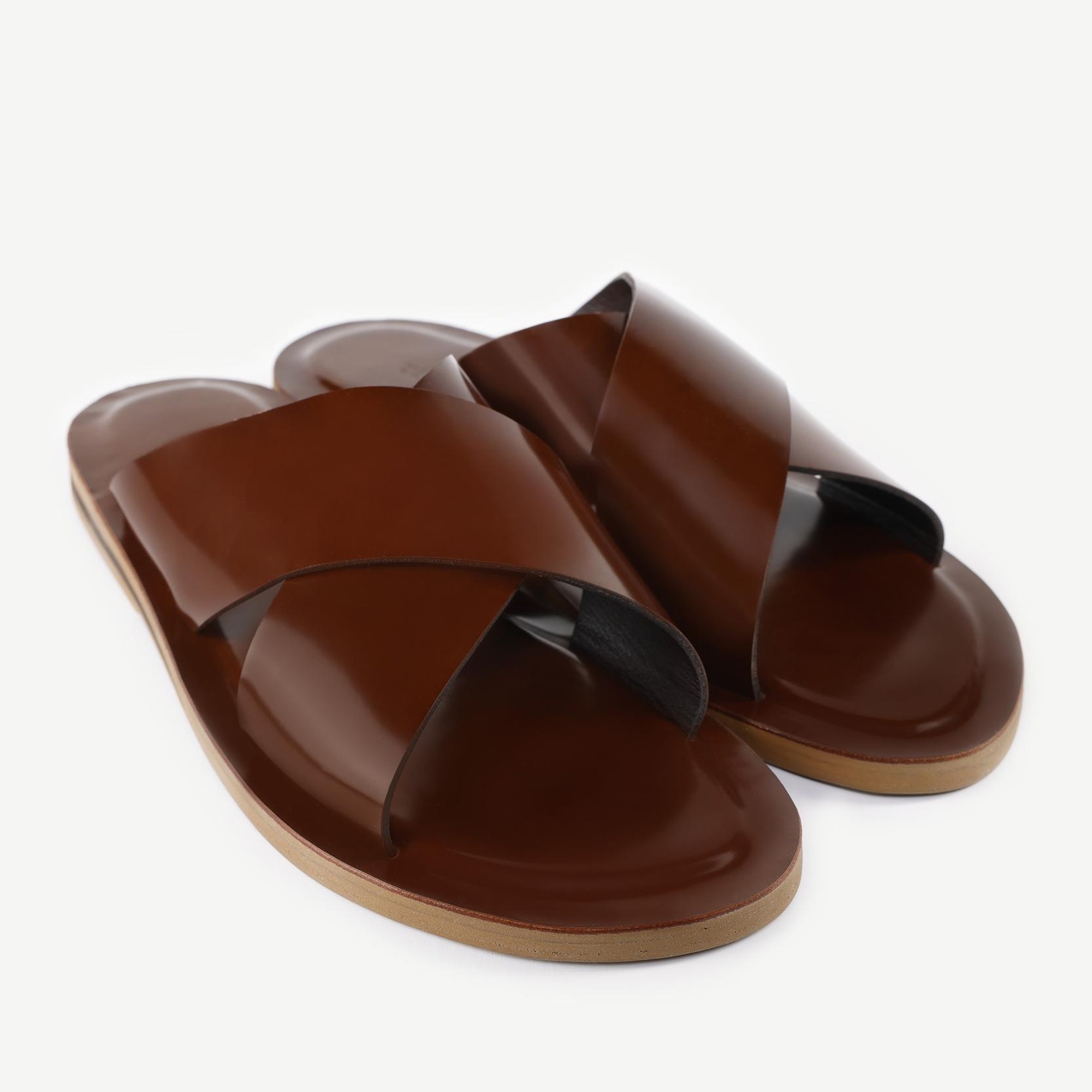 YARGICI Çapraz Bantlı Deri Terlik