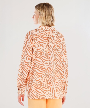  YARGICI Geniş Yaka Uzun Kol Gömlek