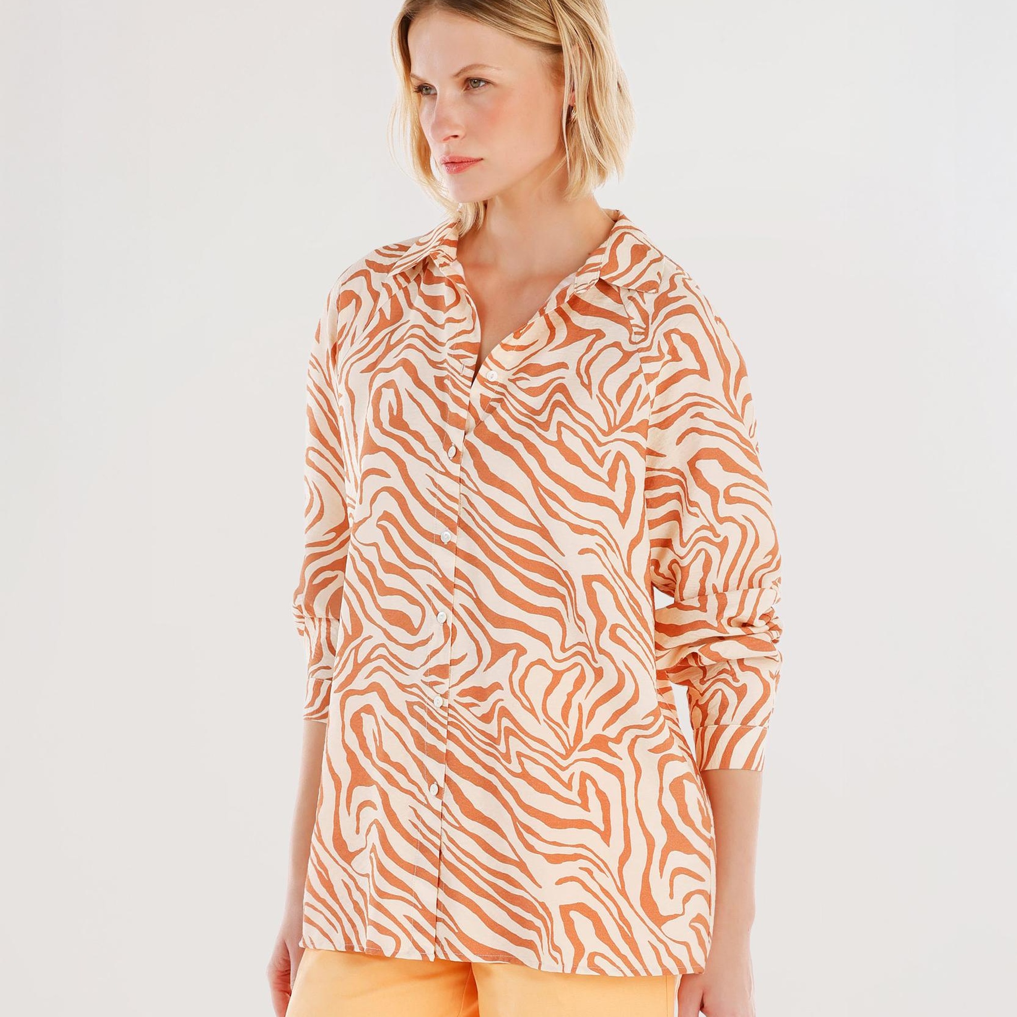 YARGICI Geniş Yaka Uzun Kol Gömlek