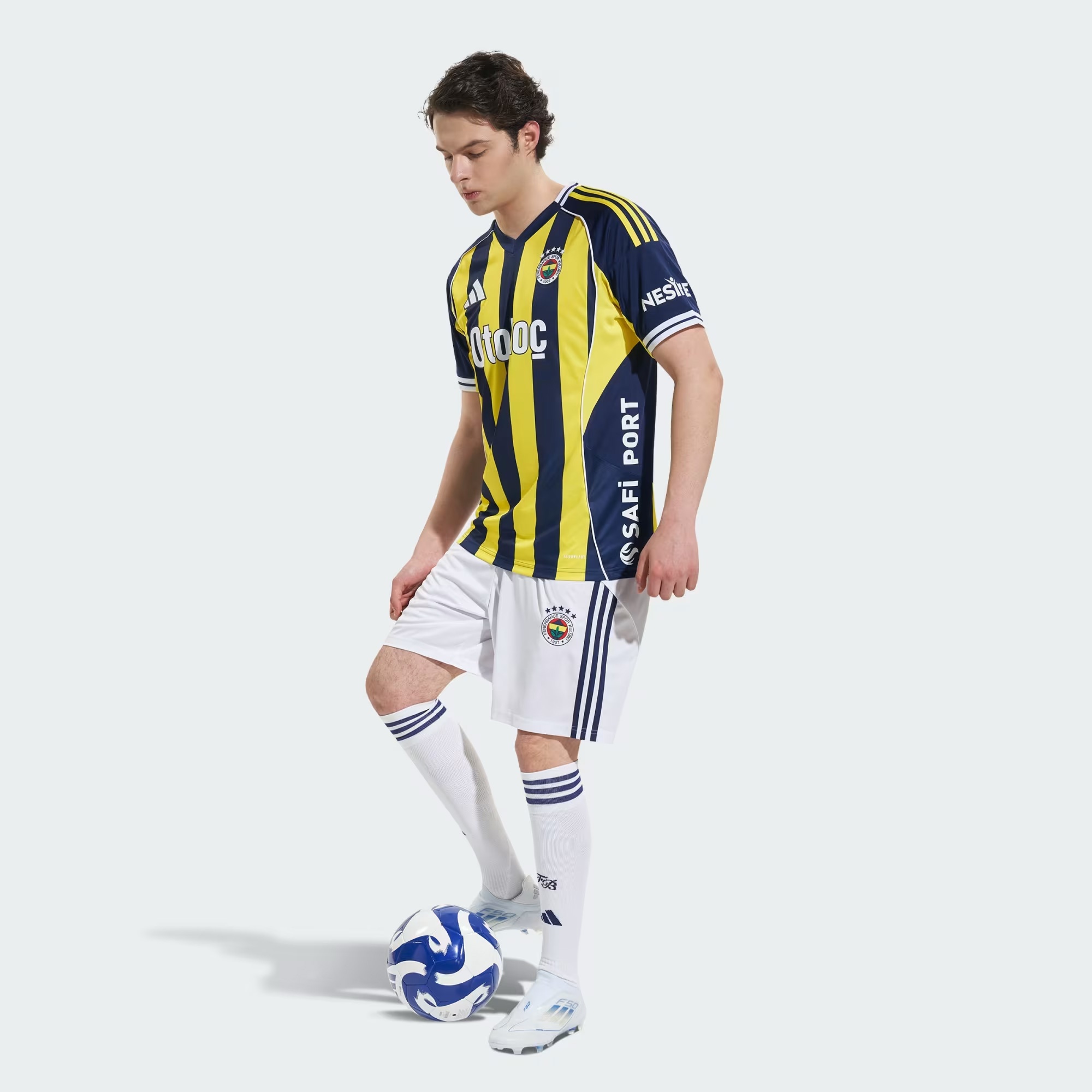 adidas Fenerbahçe 25-26 Erkek Beyaz İç Saha Futbol Şortu