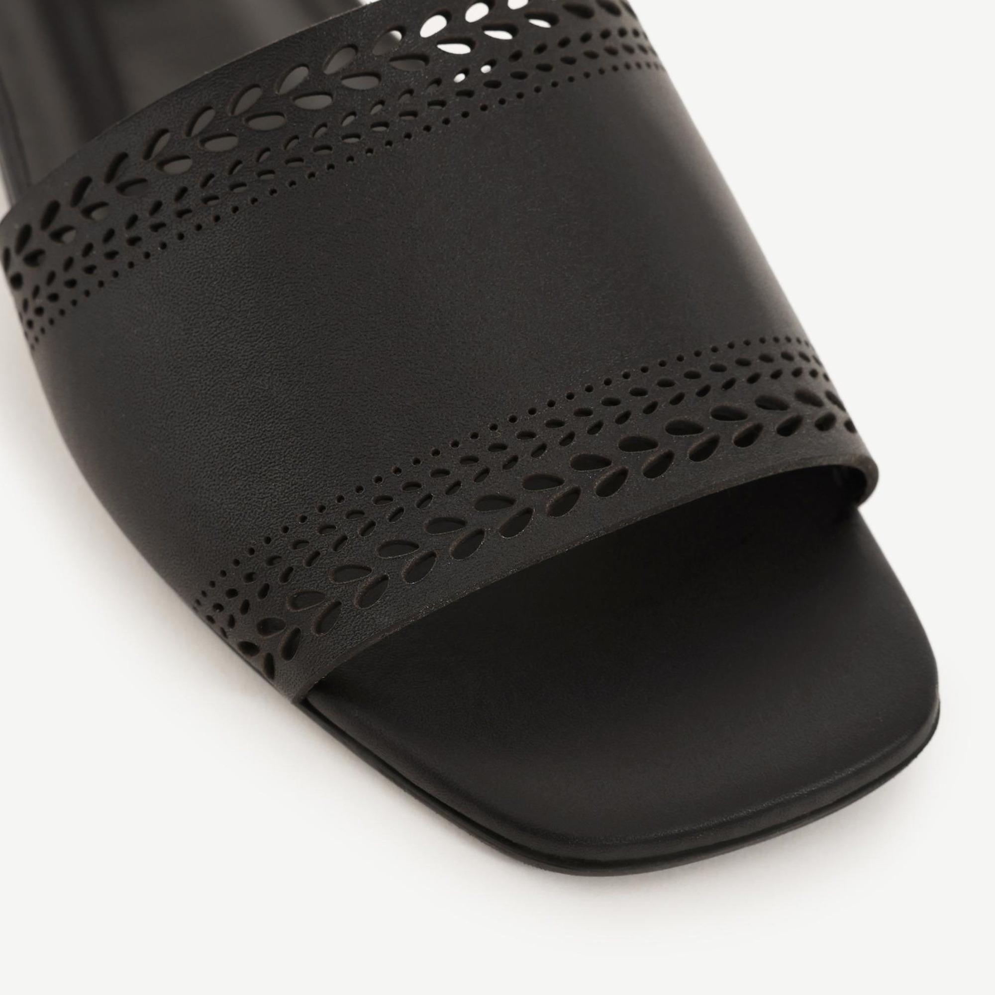 YARGICI Lazer Kesim Deri Düz Terlik