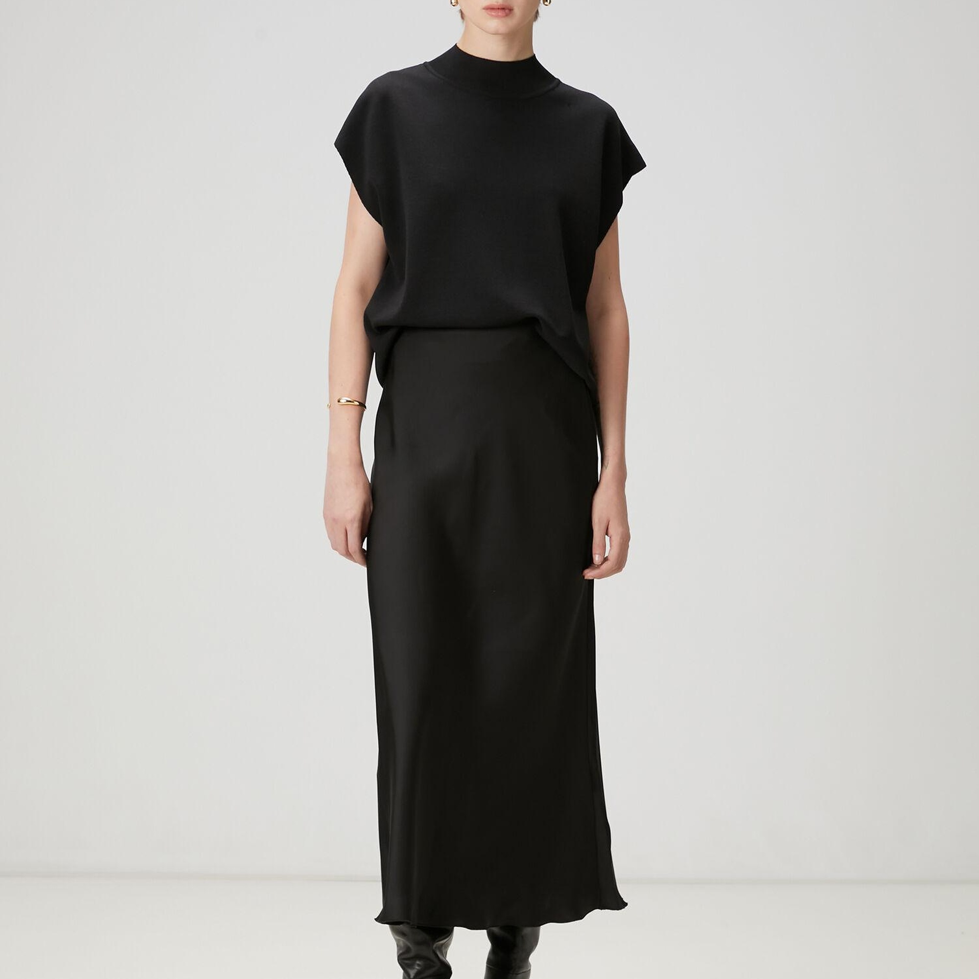 Beymen Club Kadın Siyah Midi Saten Evaze Etek