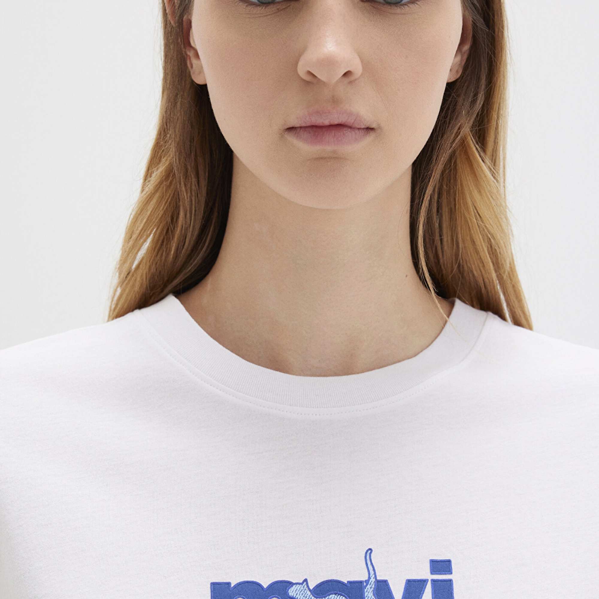 Mavi Mavi Kedi Baskılı Beyaz Tişört Semi Slim Fit / Yarı Dar Kesim 1613287-620