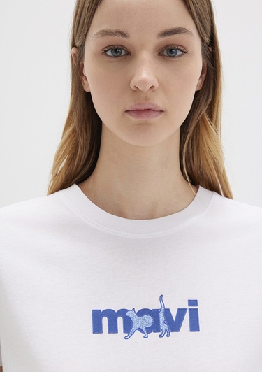  Mavi Mavi Kedi Baskılı Beyaz Tişört Semi Slim Fit / Yarı Dar Kesim 1613287-620