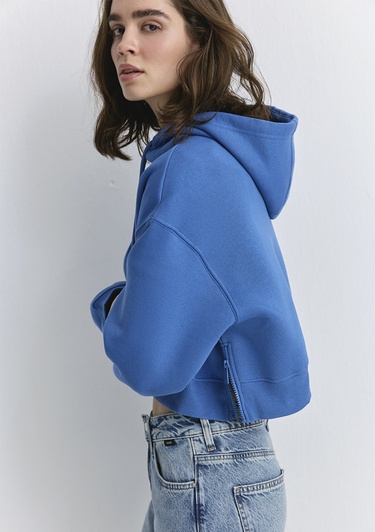  Mavi Mavi Patch Logo Kapüşonlu Mavi Crop Sweatshirt 1S10305-70885