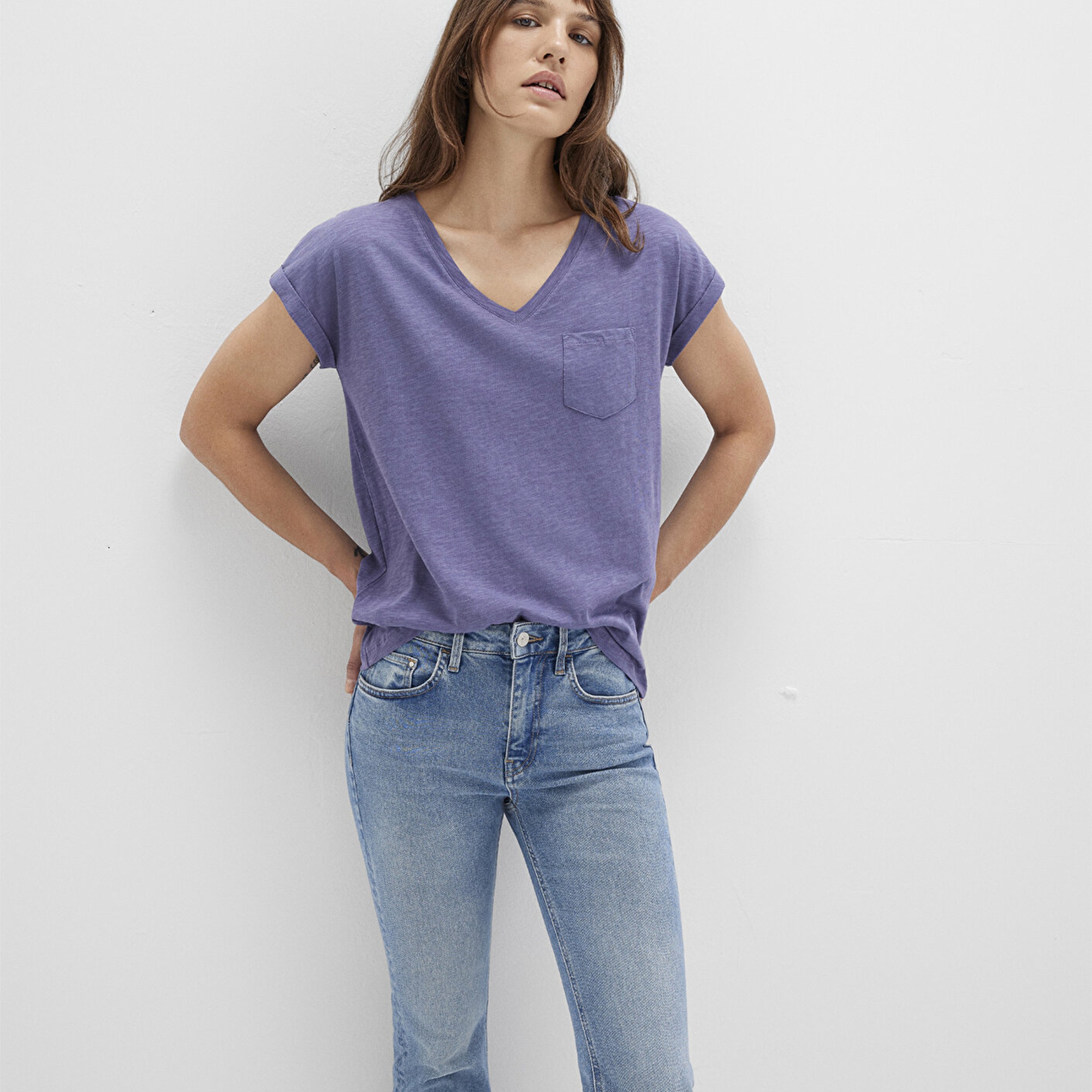 Mavi V Yaka Mor Basic Tişört Loose Fit / Bol Rahat Kesim 1600961-70608