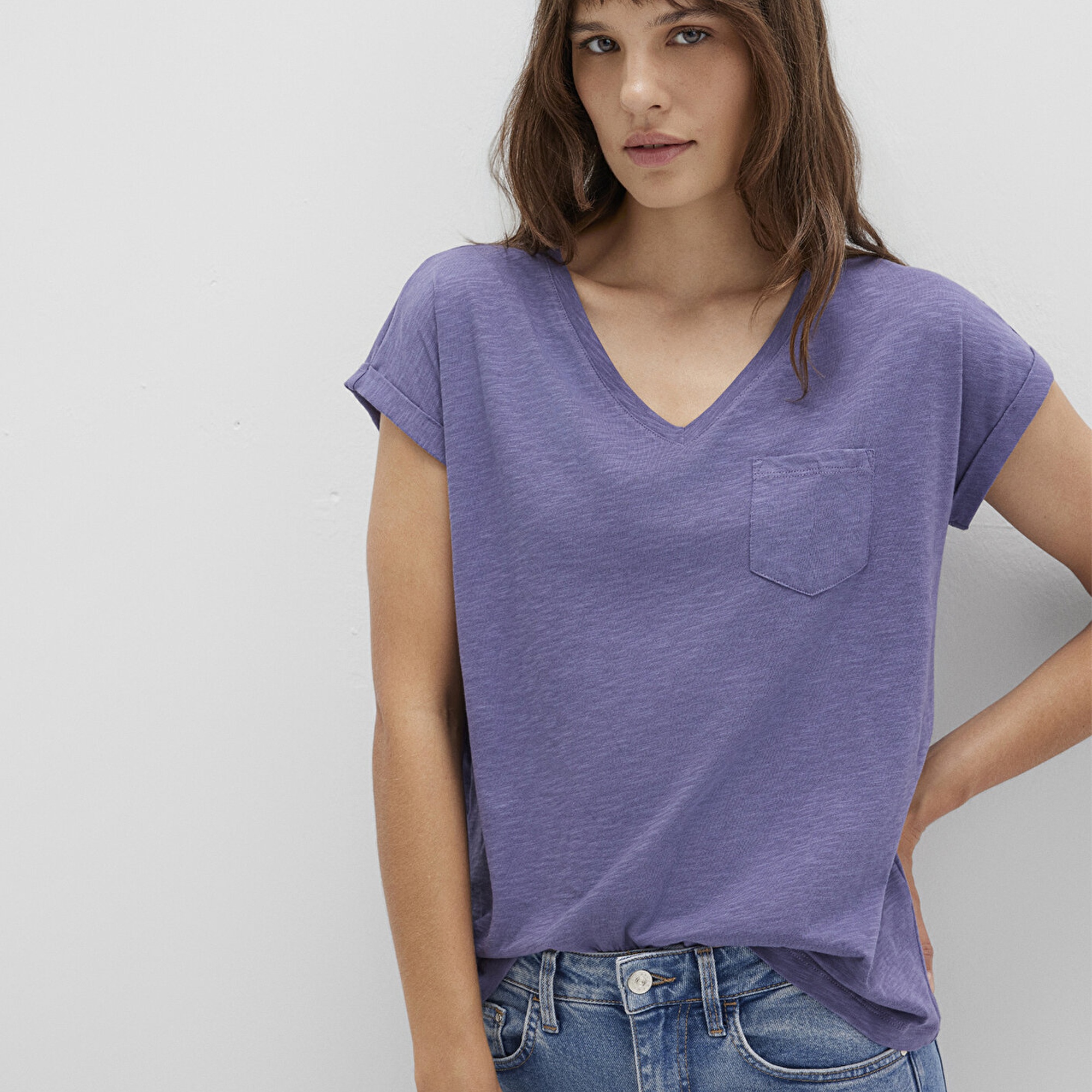 Mavi V Yaka Mor Basic Tişört Loose Fit / Bol Rahat Kesim 1600961-70608