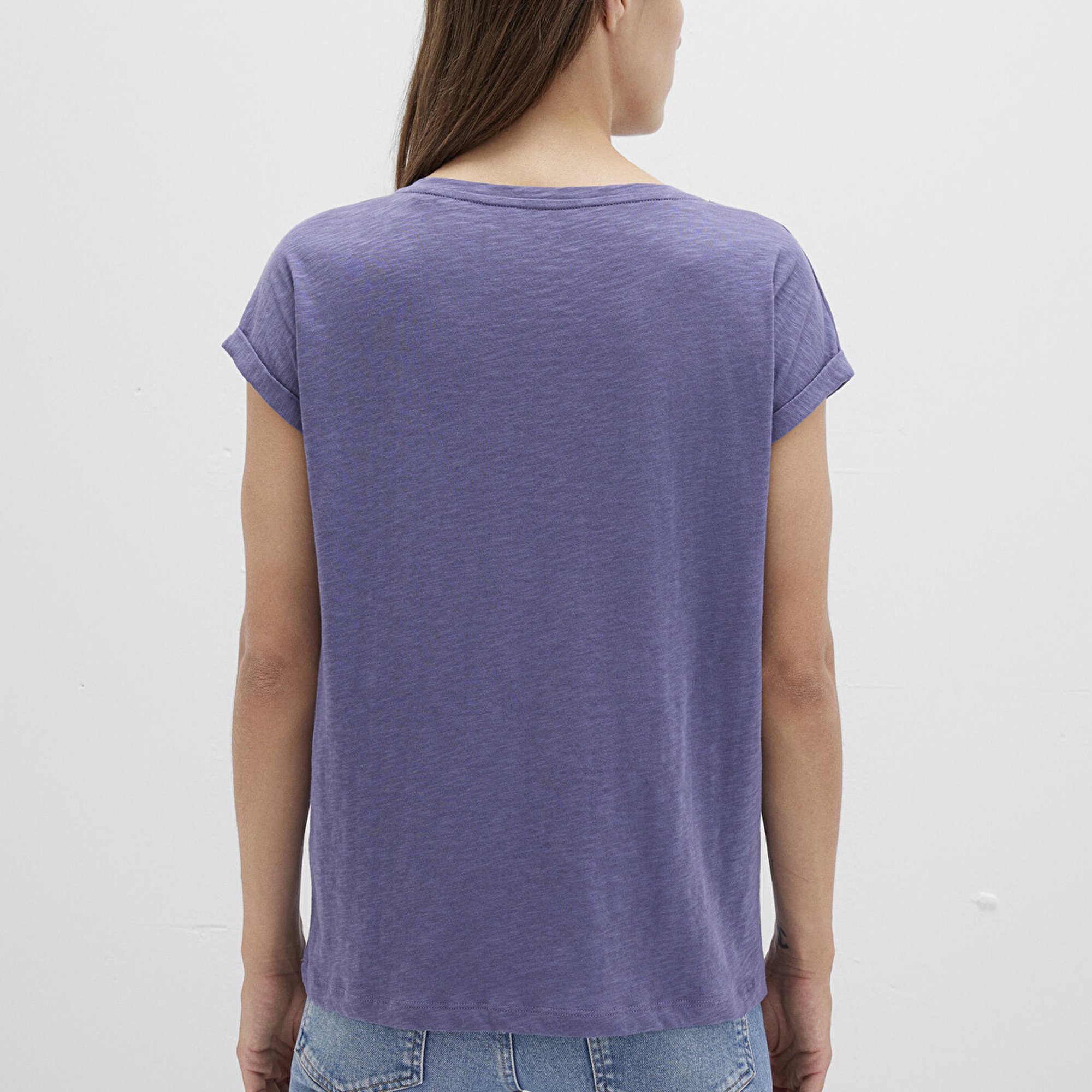 Mavi V Yaka Mor Basic Tişört Loose Fit / Bol Rahat Kesim 1600961-70608