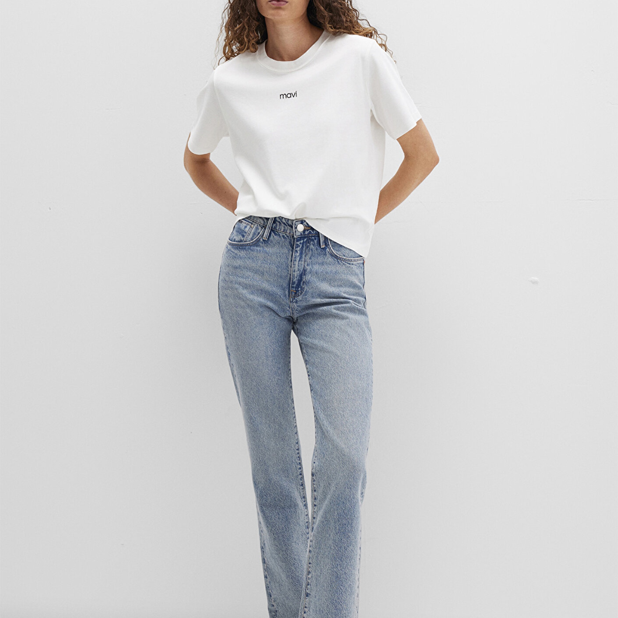 Mavi Mavi Logo Baskılı Beyaz Tişört Loose Fit / Bol Rahat Kesim 1612829-80194