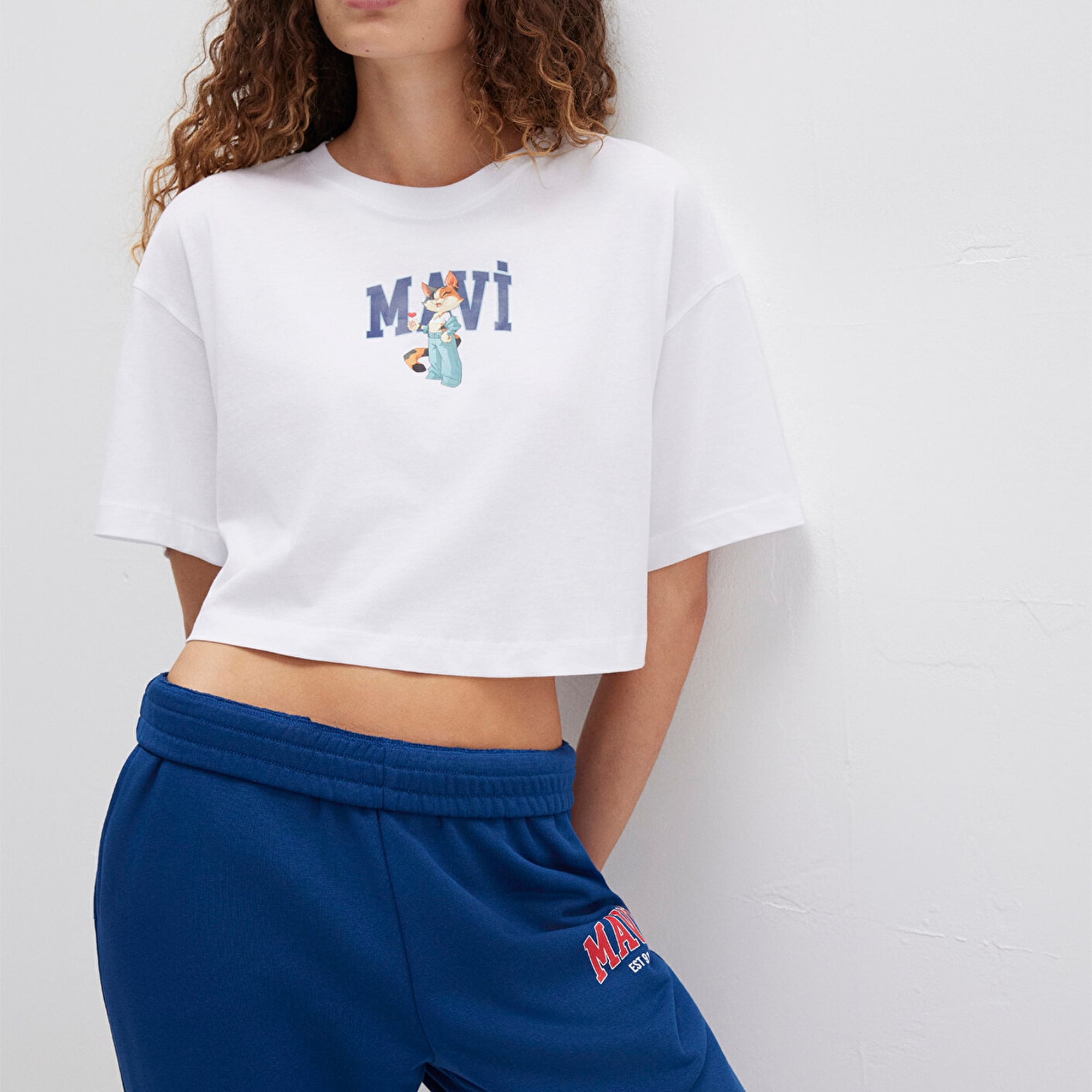 Mavi Kedi Logo Baskılı Beyaz Tişört Crop / Kısa Kesim 1613284-620