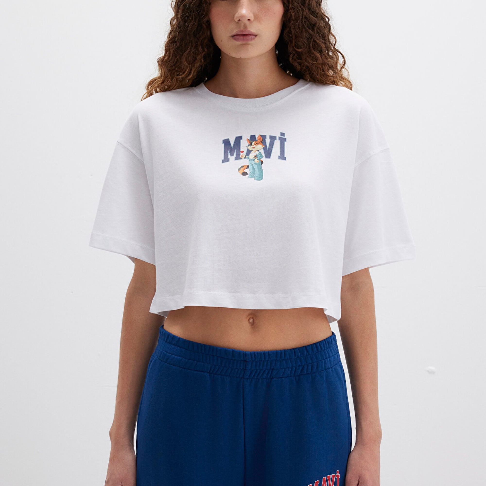 Mavi Kedi Logo Baskılı Beyaz Tişört Crop / Kısa Kesim 1613284-620