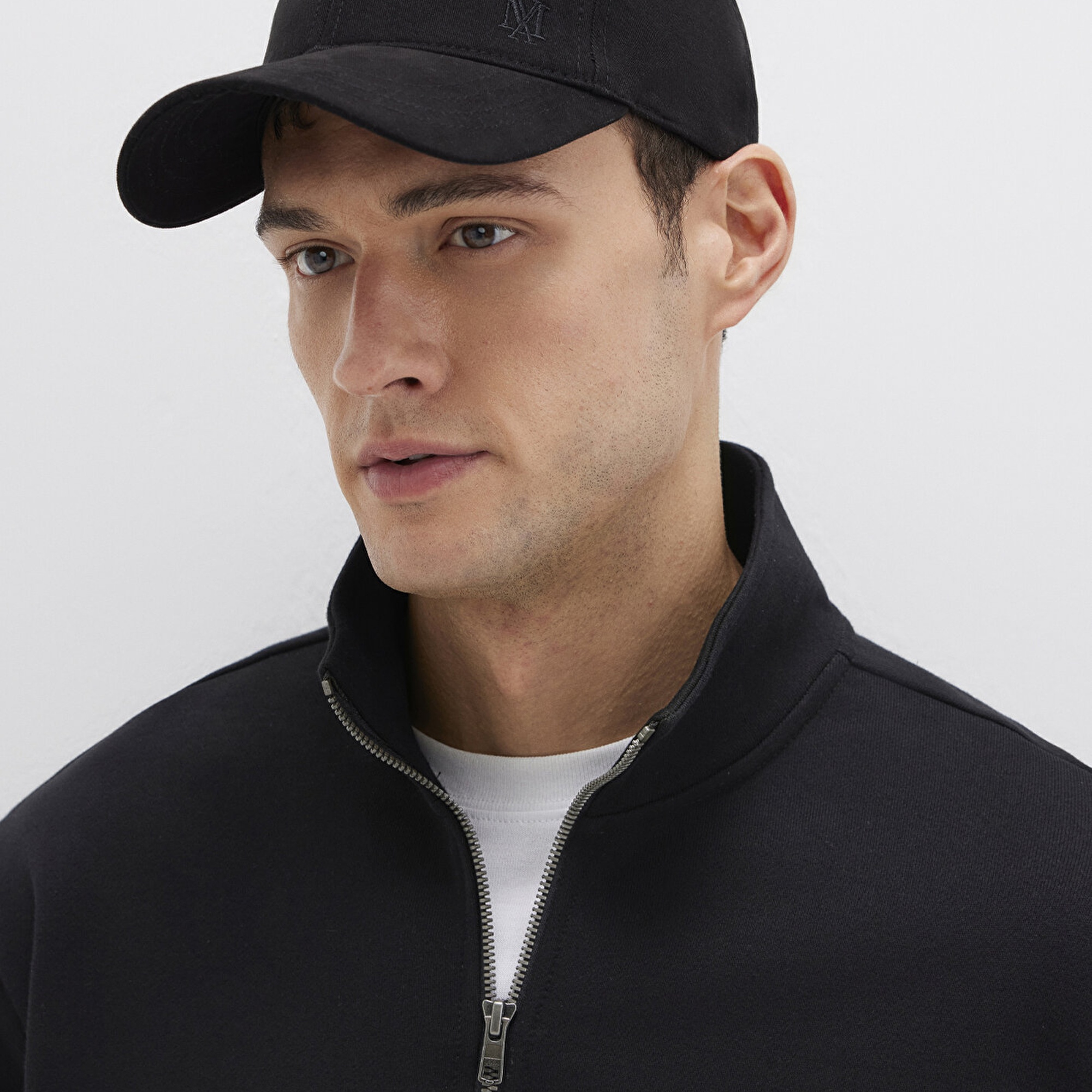 Mavi Mühür Logo Nakışlı Siyah Şapka 0911882-900